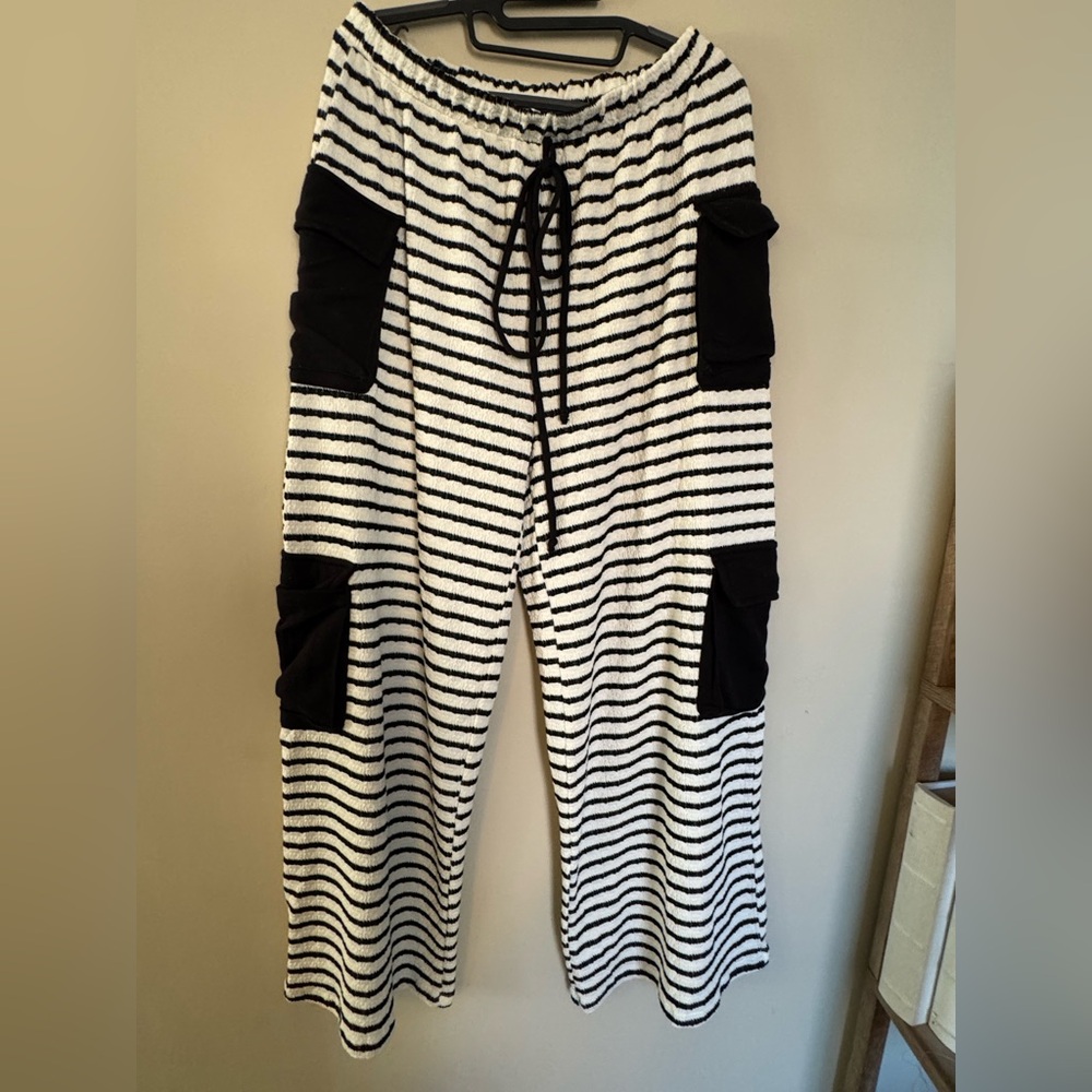 BUCKETLIST Monochrome striped pants